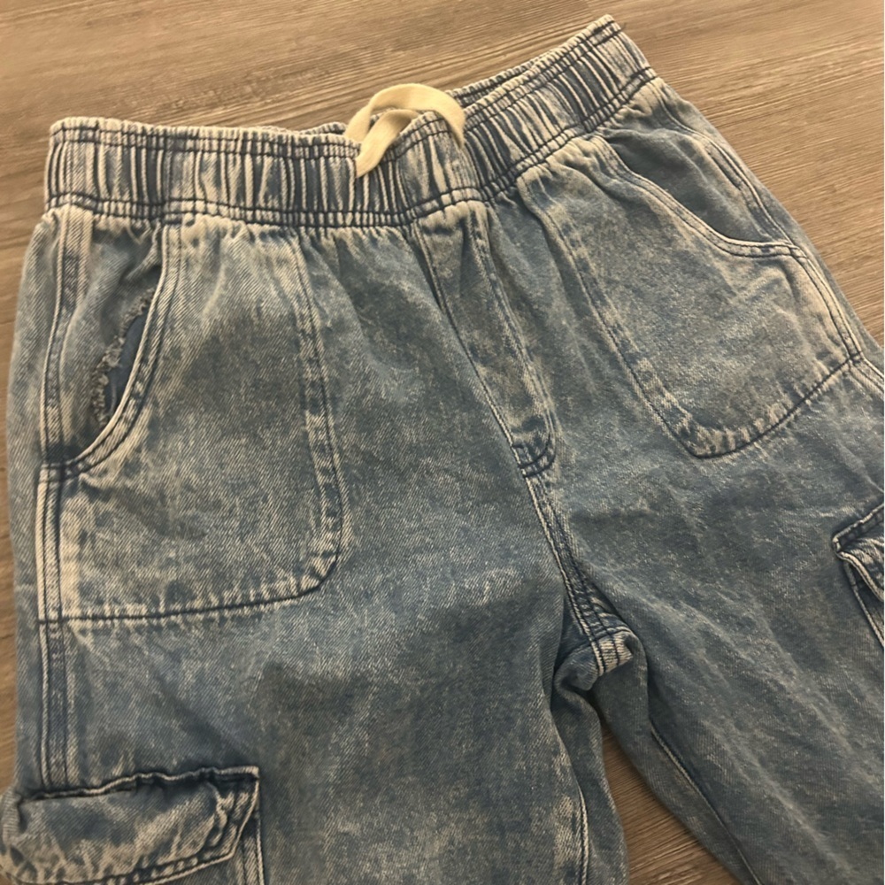 GAP Relaxed Fit Light Blue Jeans - Picture 3 of 5